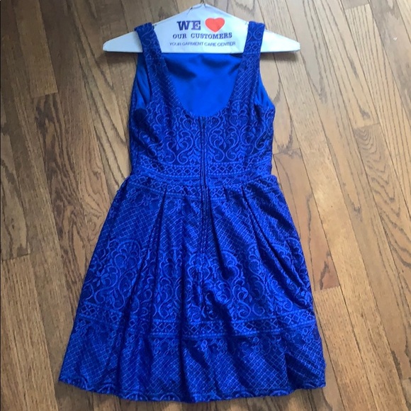 Lace Dress - Picture 2 of 3